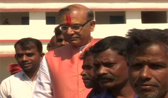 झारखंड : केंद्रीय मंत्री जयंत सिन्हा ने वोट डाला