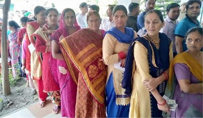 उत्तर प्रदेश : मेरठ में दोपहर 1 बजे तक 42 फीसदी वोटिंग हुई