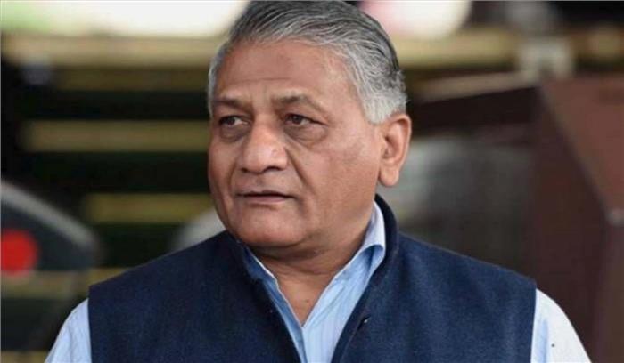 केंद्रीय मंत्री जनरल वी.के. सिंह ने वोट डाला