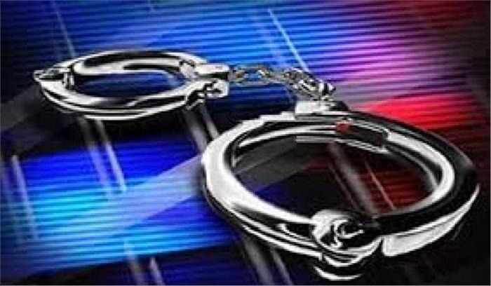 आबकारी उप निरीक्षक 2 हज़ार की रिश्वत लेते गिरफ्तार