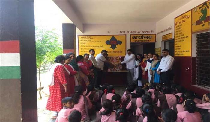 प्राथमिक विद्यालय के शिक्षकों ने आयोजित किया विश्वकर्मा पूजा
