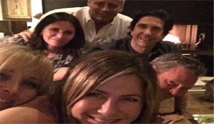 जेनिफर ने इंस्टाग्राम पर पूछे गए सवाल का दिया मजेदार जवाब जेनिफर ने इंस्टाग्राम पर पूछे गए सवाल का दिया मजेदार जवाब