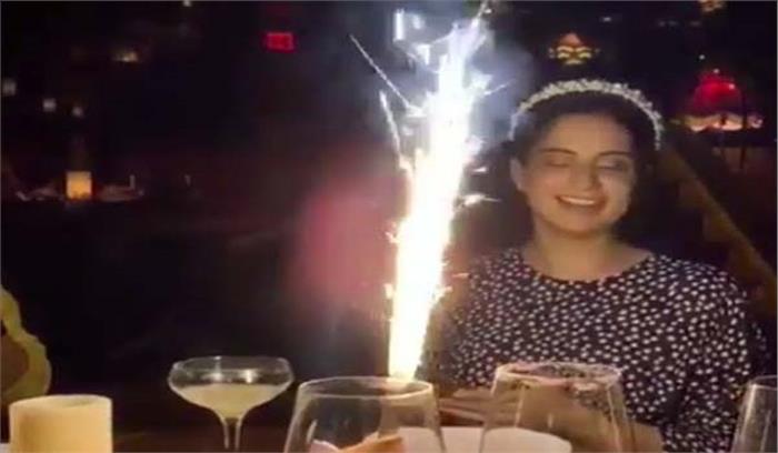 थलाइवी के लिए कंगना ने दिया प्रोस्थेटिक माप थलाइवी के लिए कंगना ने दिया प्रोस्थेटिक माप