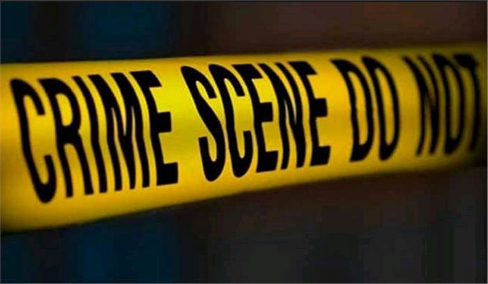 उप्र : प्रेमी की हत्या कर शव पेड़ पर लटकाया उप्र : प्रेमी की हत्या कर शव पेड़ पर लटकाया