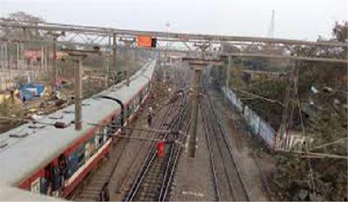 जान देने पोखरी में कूदी, रेलपांत पर लेटी फिर भी बच गई