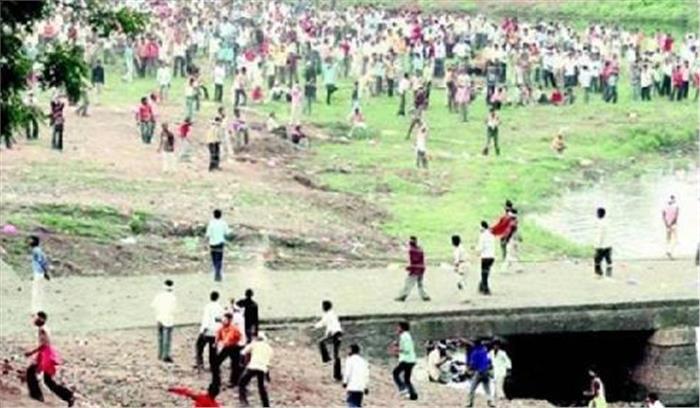 पत्थरबाजी की रस्म निभाने में 259 घायल