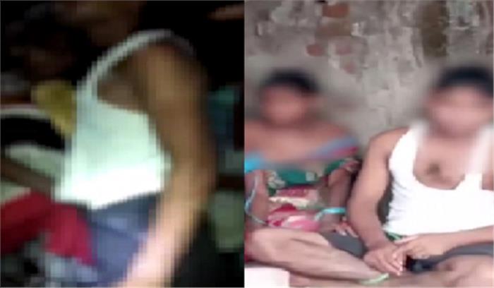 प्रेमी संग आपत्तिजनक हालत में पाई गई महिला, ग्रामीणों ने पहनाई जूतों की माला