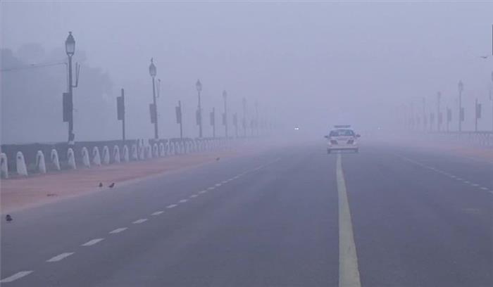 दिल्ली में आज सुबह छाया रहा हल्का कोहरा