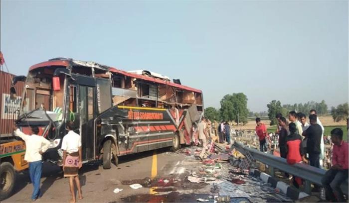 लखनऊ-आगरा एक्सप्रेसवे बनता जा रहा है मौत का एक्सप्रेसवे