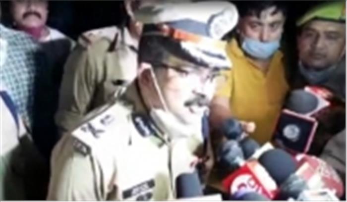 लखनऊ : दोहरे हत्याकांड में चौंकाने वाला खुलासा, बेटी ने की मां और भाई की हत्या लखनऊ : दोहरे हत्याकांड में चौंकाने वाला खुलासा, बेटी ने की मां और भाई की हत्या