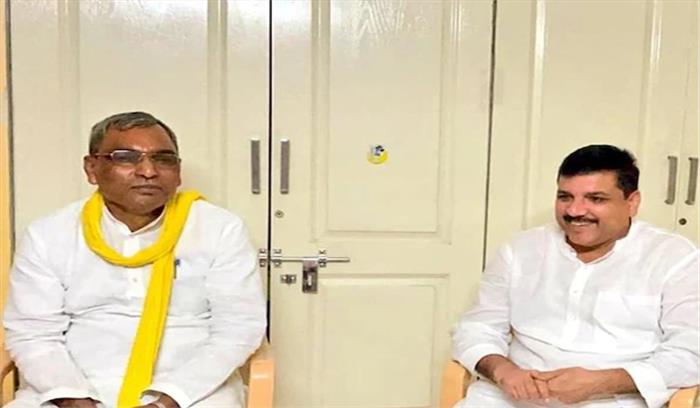 ओमप्रकाश राजभर ने की संजय सिंह से मुलाकात