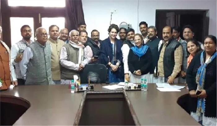 उप्र: कांग्रेस नेताओं के साथ 16 घंटे तक प्रियंका गांधी ने की बैठक