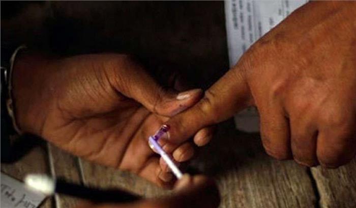 लखनऊ : उपचुनावों के दौरान कारोबार चला रही दुकानों पर लगा जुर्माना