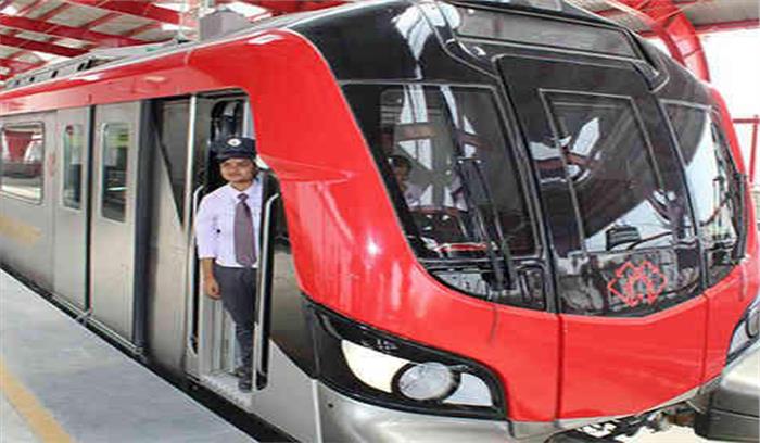 लखनऊ मेट्रो के कर्मी अंग्रेजी में बन रहे दक्ष