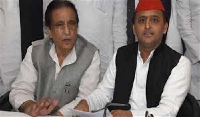 आजम के समर्थन में रामपुर पहुंचे अखिलेश यादव आजम के समर्थन में रामपुर पहुंचे अखिलेश यादव