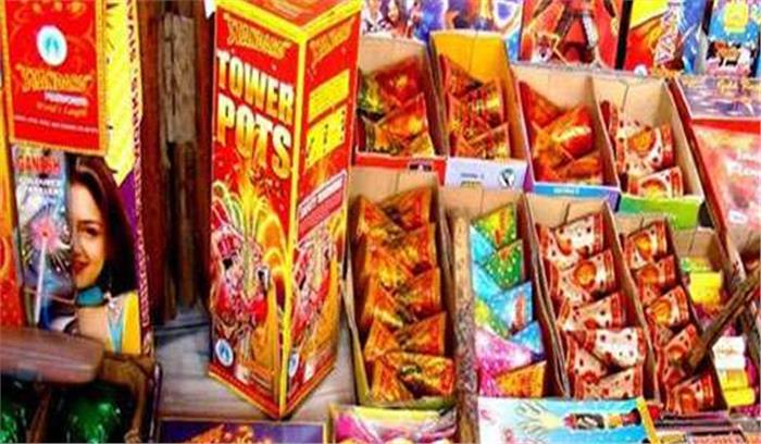 उप्र : अवैध पटाखा कारखाने पर छापा