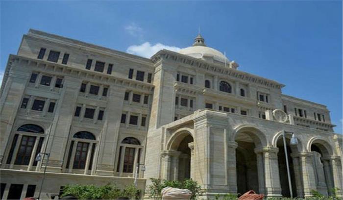 कैबिनेट बैठक से पहले सचिवालय कर्मचारियों ने किया प्रदर्शन  