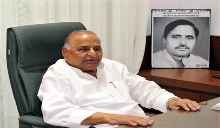 वजूद बचाने के लिए फिर एक हो सकता है मुलायम का कुनबा