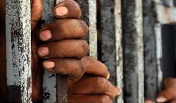 कश्मीरी कैदी नही सह पा रहे यूपी की गर्मी