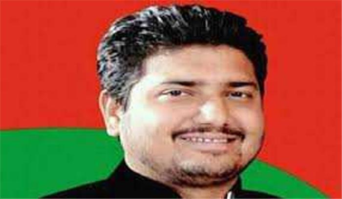 सपा विधायक का लोगों से भाजपा व्यापारियों का बहिष्कार करने का वीडियो वायरल सपा विधायक का लोगों से भाजपा व्यापारियों का बहिष्कार करने का वीडियो वायरल