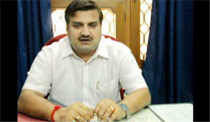 विधायक अमरपाल शर्मा बसपा से निष्कासित