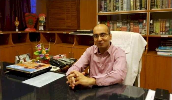 मप्र में खंडवा के कलेक्टर सरकार से बड़े, जनसंपर्क अधिकारी का किया तबादला