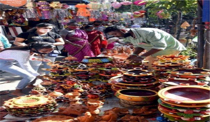 मप्र में इको फ्रेंडली दीपावली मनाने को तैयार लोग मप्र में इको फ्रेंडली दीपावली मनाने को तैयार लोग