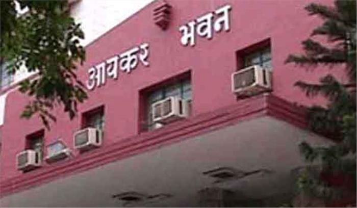 मप्र : शराब और रियल एस्टेट कारोबारी के कई राज्यों के लगभग 40 ठिकानों पर छापा