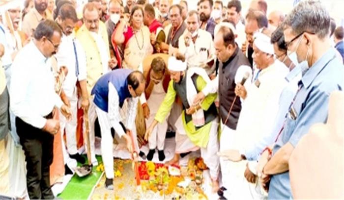 मप्र : उज्जैन में हिंदूवादियों ने सब इंजीनियर के मुंह पर कालिख पोती