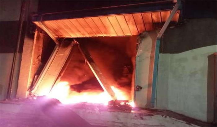 मप्र : भोपाल कपड़ा मिल में लगी आग पर केंद्रीय सचिव ने मंत्री से की चर्चा