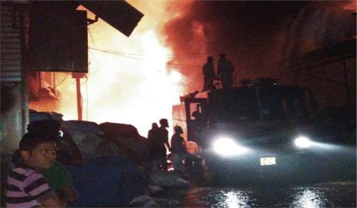 मप्र : राजधानी के 2 कबाड़खानों में लगी आग पर पाया गया काबू