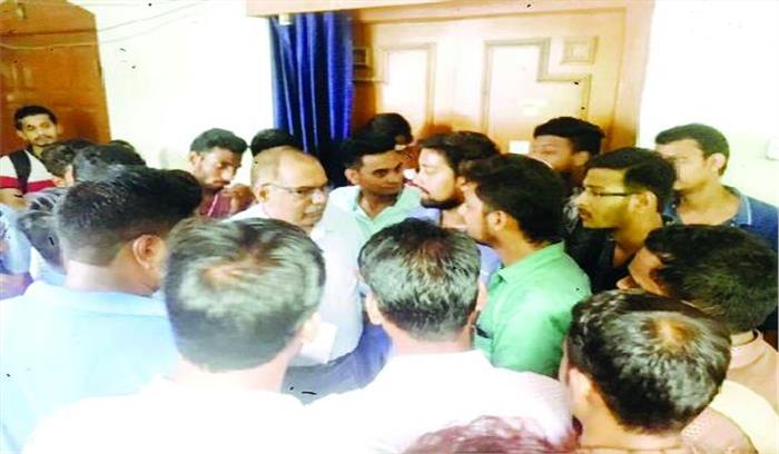 एमएससी रसायन में 70 फीसदी विद्यार्थी  फेल