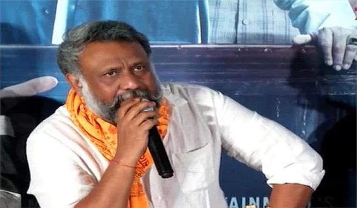 अनुभव सिन्हा ने मुल्क की ट्रोलिंग पर खुला पत्र लिख दिया जवाब अनुभव सिन्हा ने मुल्क की ट्रोलिंग पर खुला पत्र लिख दिया जवाब