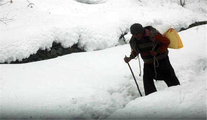 माछिल सेक्टर में बर्फ के नीचे से निकाले गये पांचाें जवान शहीद माछिल सेक्टर में बर्फ के नीचे से निकाले गये पांचाें जवान शहीद