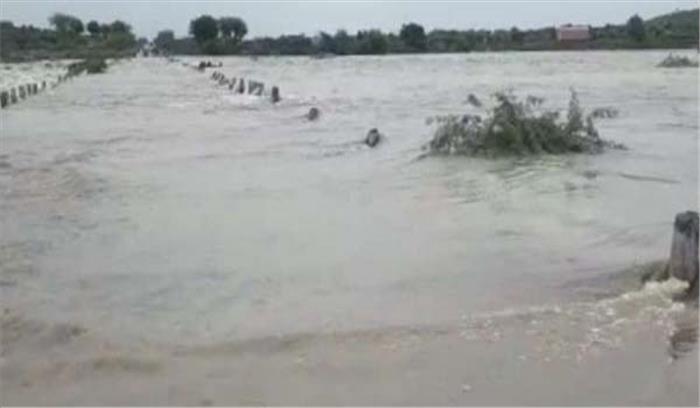 बड़वानी जिले में बाढ़ में बही महिला की मौत