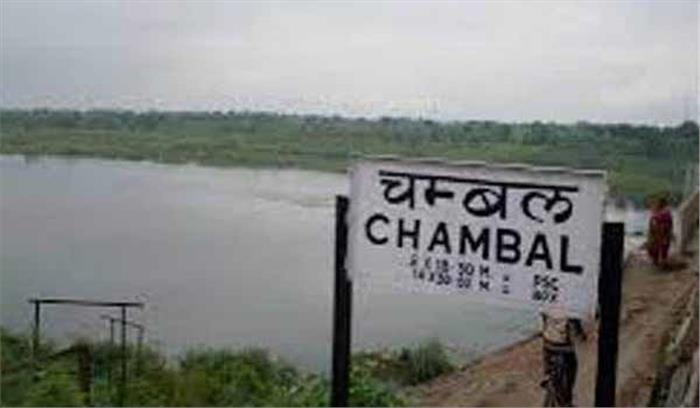 चंबल नदी का जलस्तर घटने से बढ़ी चिंता की लकीरें