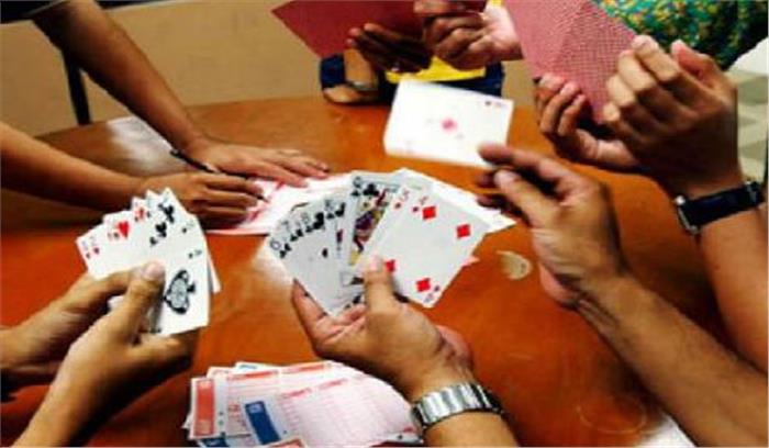 जुआ के पैसों को लेकर 2 गुटों के बीच फायरिंग, 1 वृद्ध महिला की मौत 