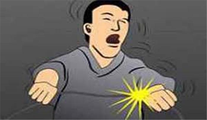 मोबाइल चार्ज करने के दौरान करंट लगने से मृत्यु