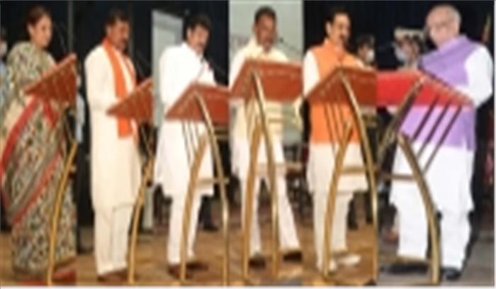 मध्यप्रदेश में पॉलीटिकल ड्रामा और आरोप प्रत्यारोप जारी मध्यप्रदेश में पॉलीटिकल ड्रामा और आरोप प्रत्यारोप जारी