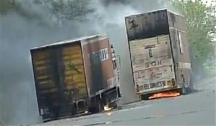 किसान आंदोलन की हिंसा देवास तक फैली,  वाहन फूंके  