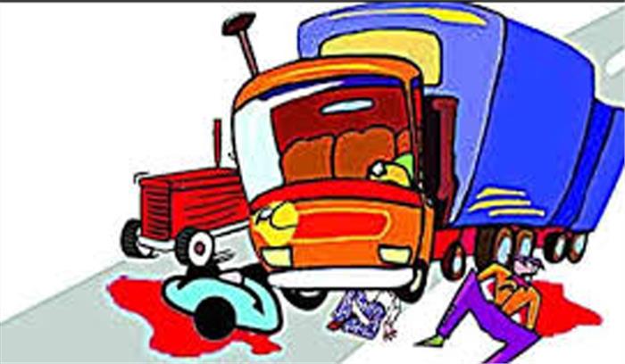 ट्रक ने घर से घूमने निकले युवक को कुचला