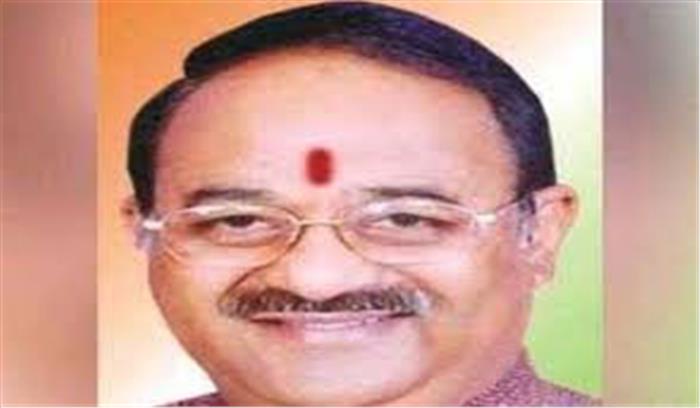 प्रजापति ने दी मंत्री तोमर को चेतावनी