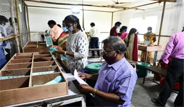 मध्यप्रदेश में चार उपचुनावों के लिए मतगणना शुरू मध्यप्रदेश में चार उपचुनावों के लिए मतगणना शुरू