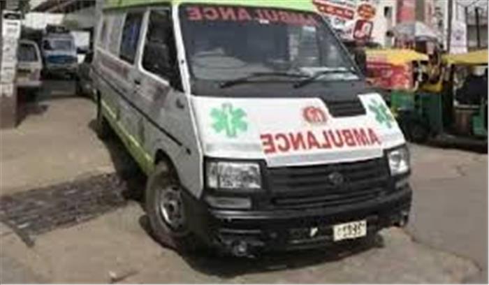 एंबूलेंस में शराब मिलने के मामले में दो गिरफ्तार