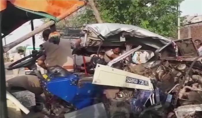  मध्यप्रदेश के मुरैना में भीषण सड़क हादसा, 12 की दर्दनाक मौत