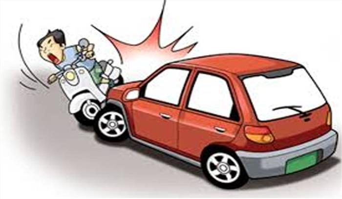 कार की टक्कर से बाइक सवार दो की मौत