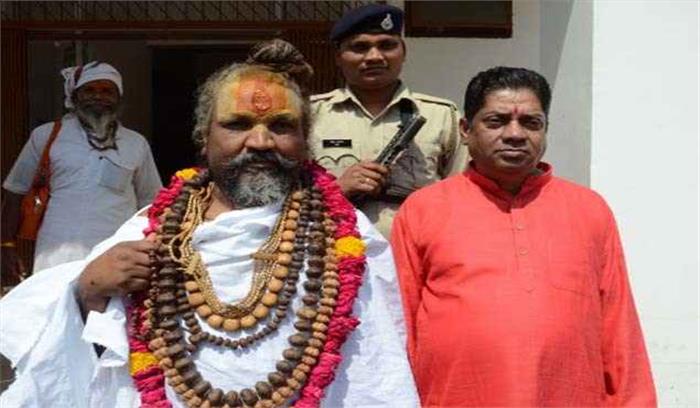 मध्यप्रदेश में राज्य मंत्री का दर्जा पाए कम्प्यूटर बाबा ने अपने पद से इस्तीफा दिया