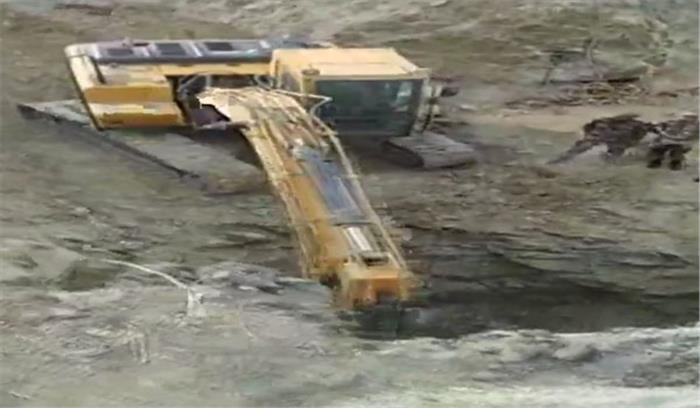 मप्र: बोरवेल के गड्ढे में गिरा बच्चा, बचाव कार्य जारी