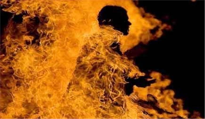 मध्यप्रदेश : पुराने विवाद में युवक को जिंदा जलाया, मौत