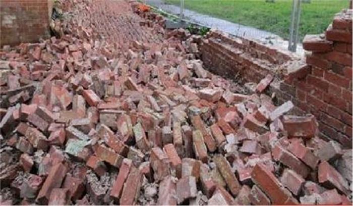 रायसेन जिले में बारिश से स्कूल की दीवार गिरने से चौकीदार की मौत